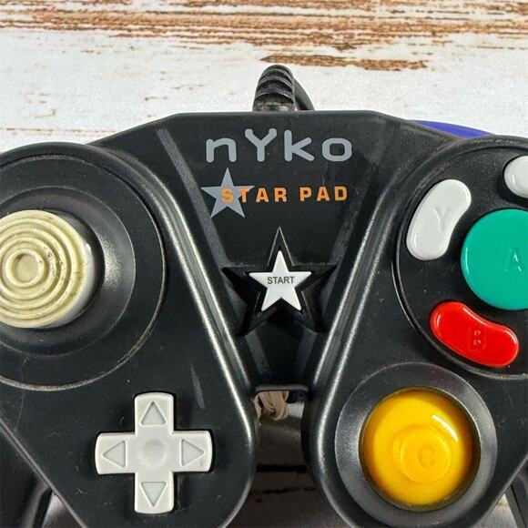 Nyko Star Pad Controller for Nintendo GameCube/Wii - Black - Picture 2 of 5